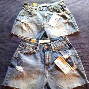 Women's Signature Levi Strauss shorts!
